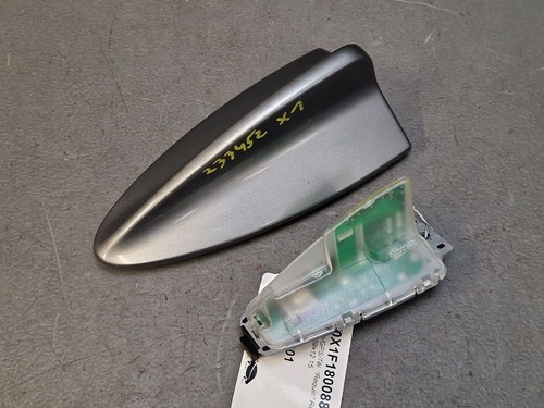 Antenne requin radio gps - antenne,